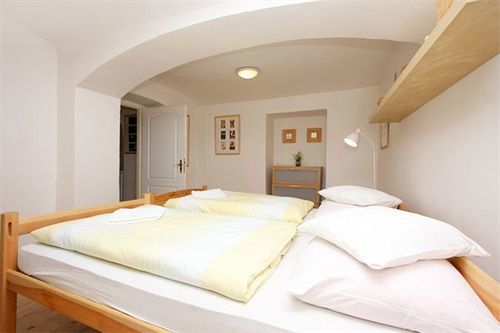 At The Golden Plough Apartamento Praga